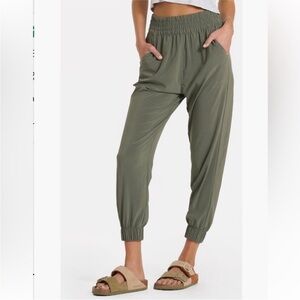 Vuori Women's Villa Jogger Green Medium